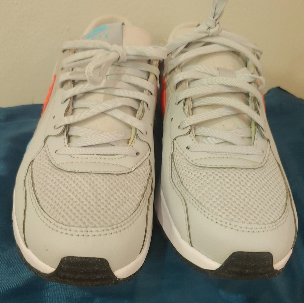 Nike Air Max Sneakers Women's - Picture 7 of 14